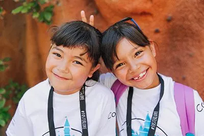 sisters-at-disneyland