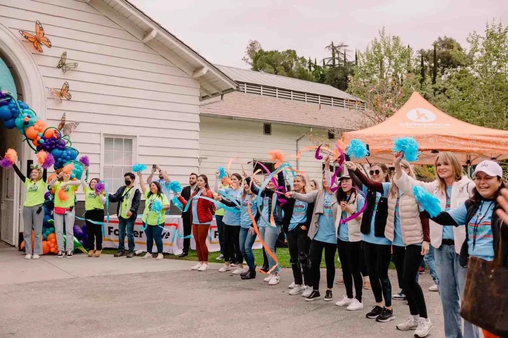 Volunteers Cheering