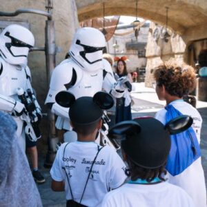 Kids meeting Storm Troopers