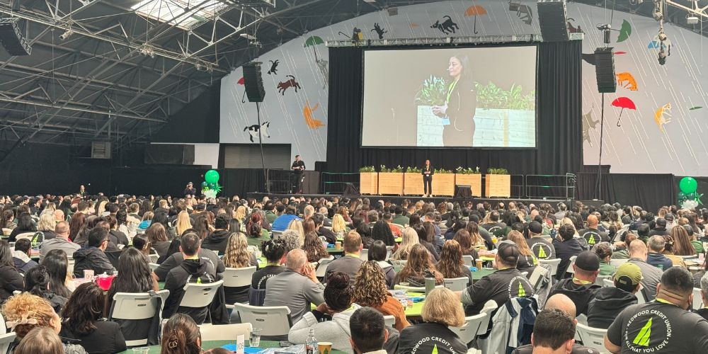 Redwood Credit union event with 1,000 employees in the crowd